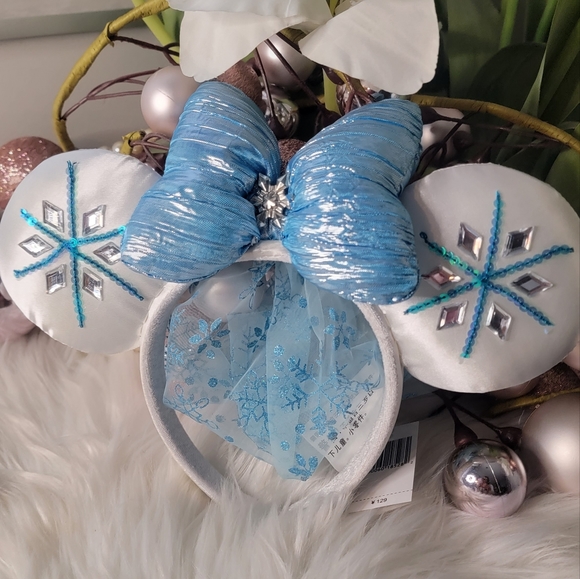 Disney Parks Christmas Minnie Mouse Snowflakes Ears Headband - Picture 2 of 6